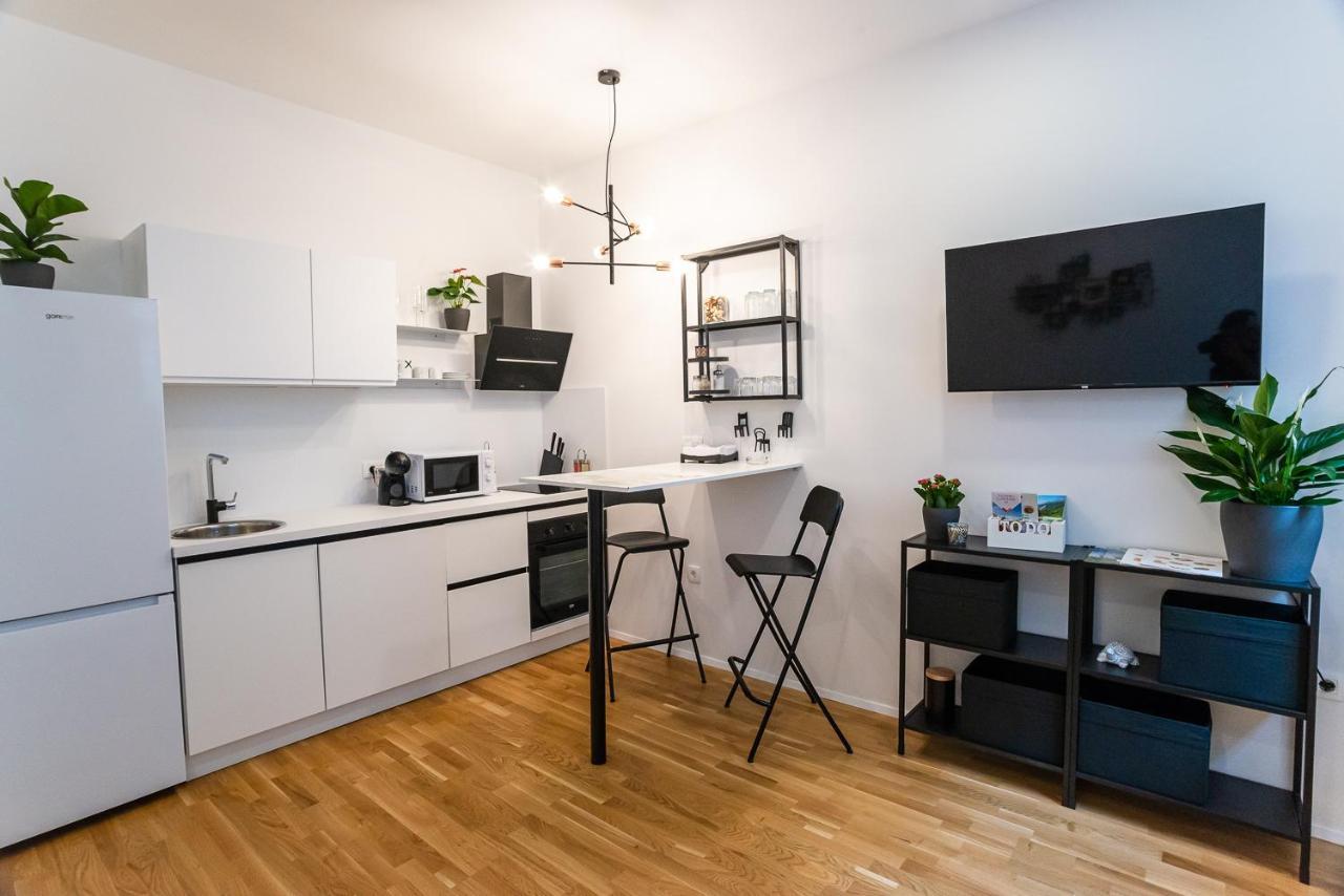 Loni'S Place Apartments Любляна Экстерьер фото